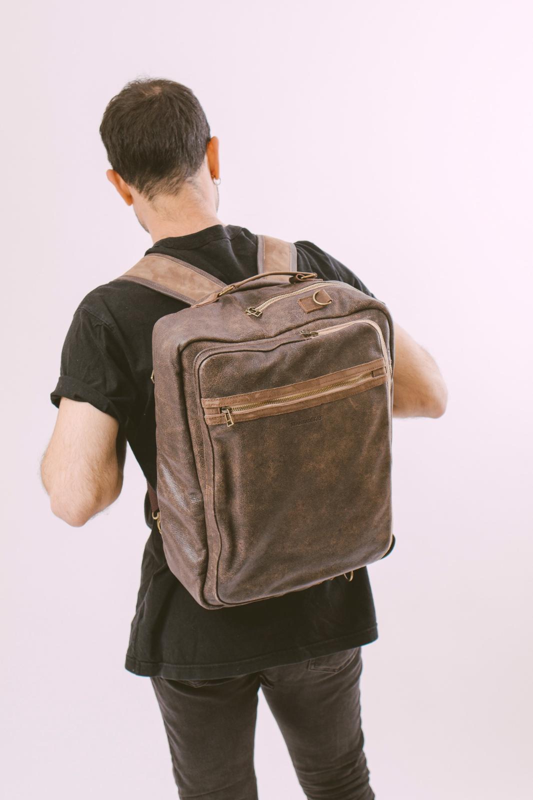 Maletin - mochila August