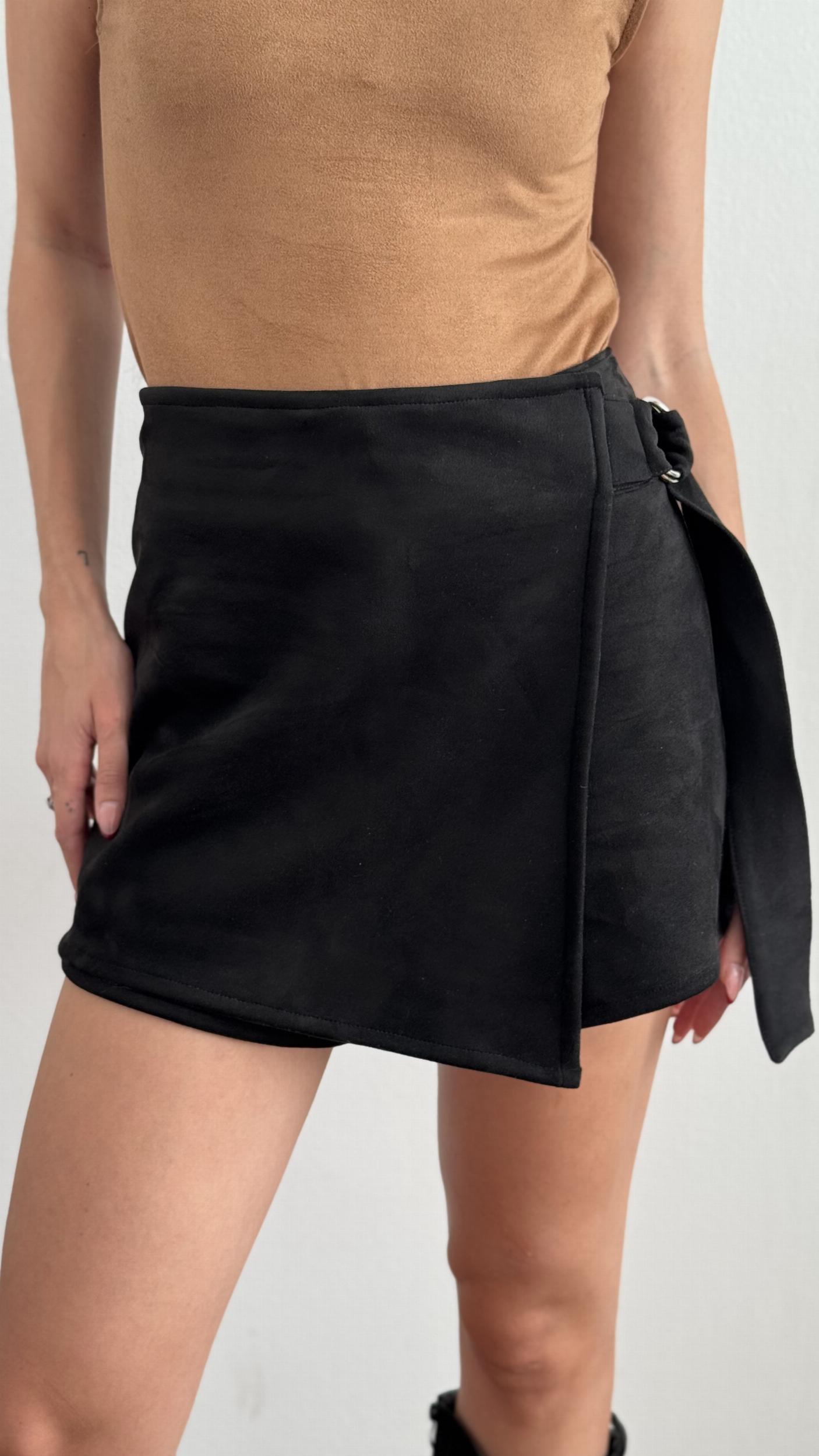 Short pollera Camel bordo m